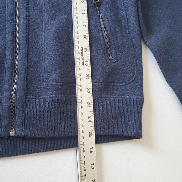 Men's Classic Zip-Up Sweater in Deep Blue - Picture 5 of 7